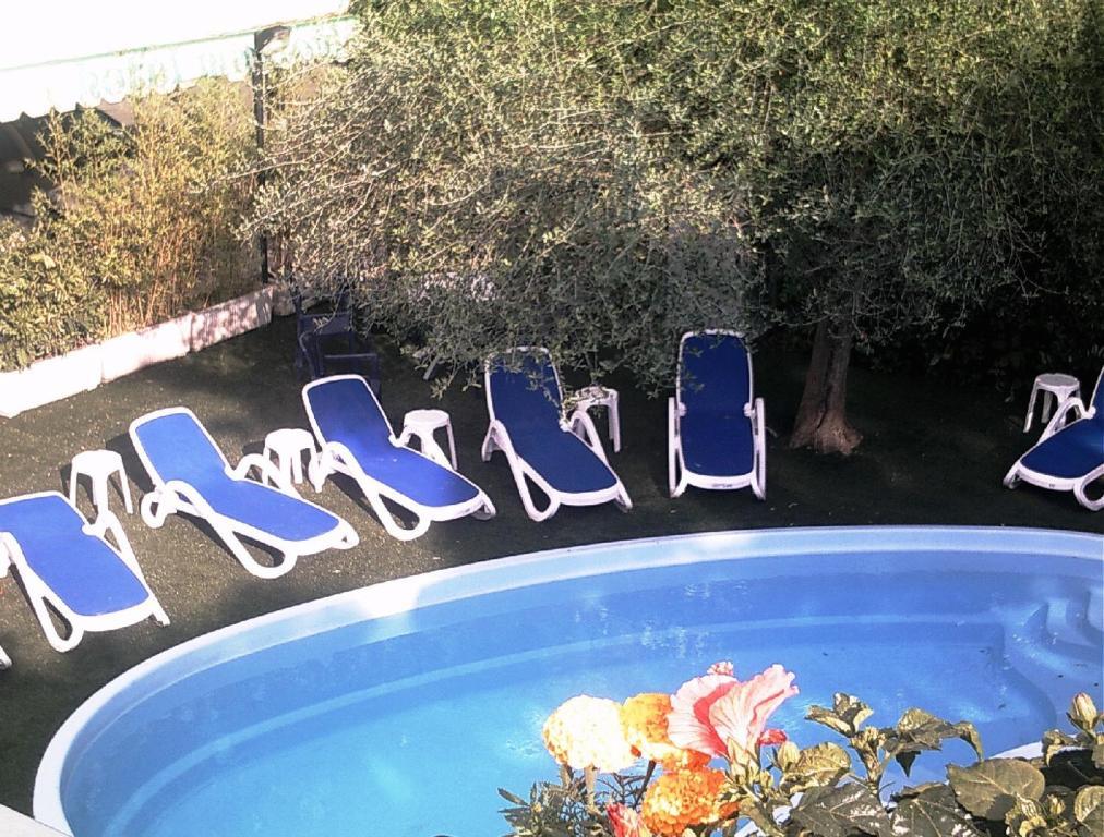 Hotel Manzoni Lido di Jesolo Bagian luar foto