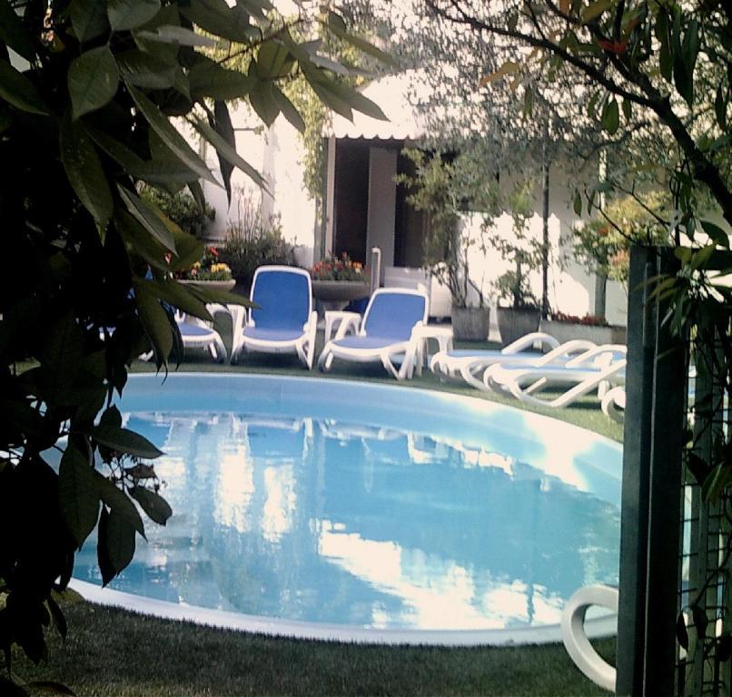 Hotel Manzoni Lido di Jesolo Bagian luar foto