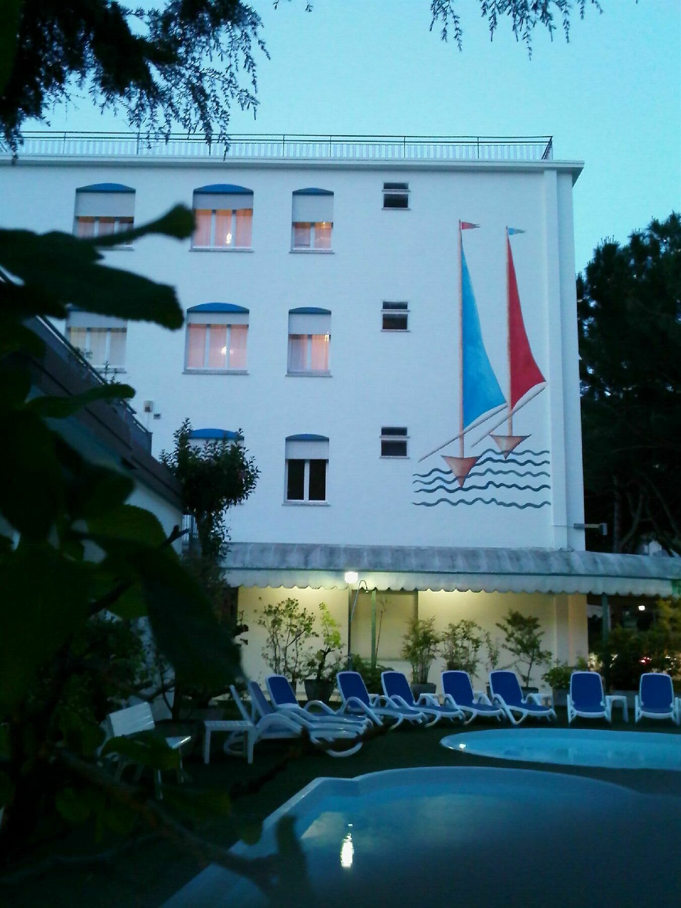 Hotel Manzoni Lido di Jesolo Bagian luar foto